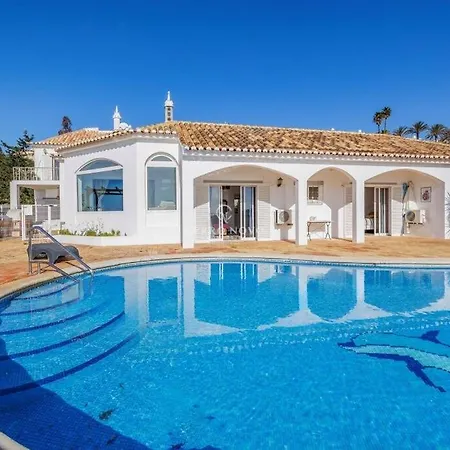 Magnificent Pooolll Casa de Férias Albufeira